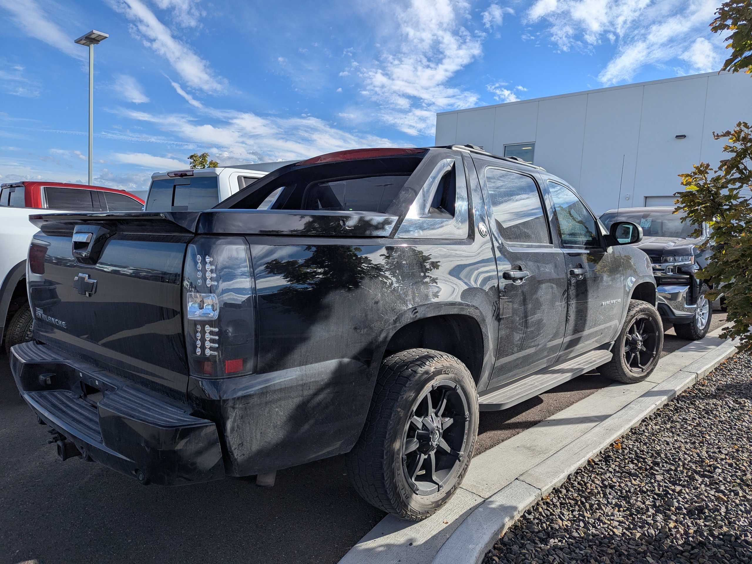 Used 2013 Chevrolet Avalanche LT w/ All-Star Edition AWD/4WD image 6