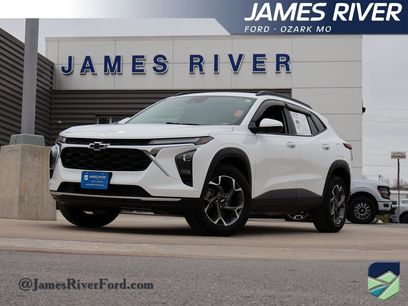 Used 2025 Chevrolet Trax LT w/ Driver Confidence Package