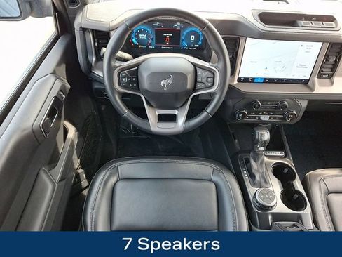 Used 2025 Ford Bronco Outer Banks AWD/4WD image 3