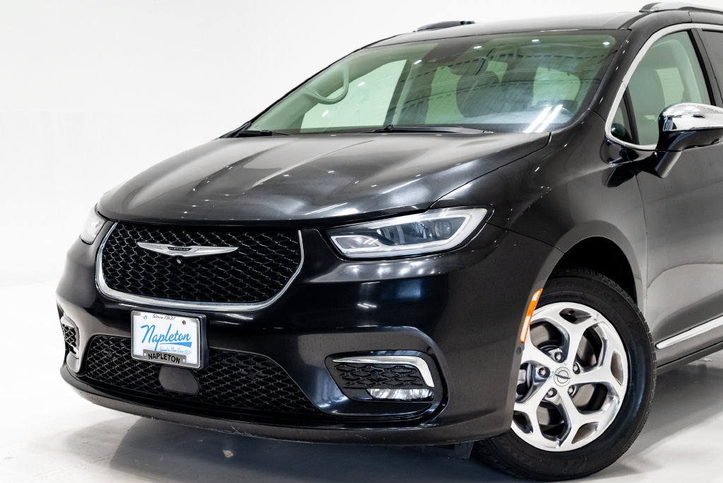 Used 2021 Chrysler Pacifica Limited w/ Premium & Safety Sphere Group AWD/4WD image 4