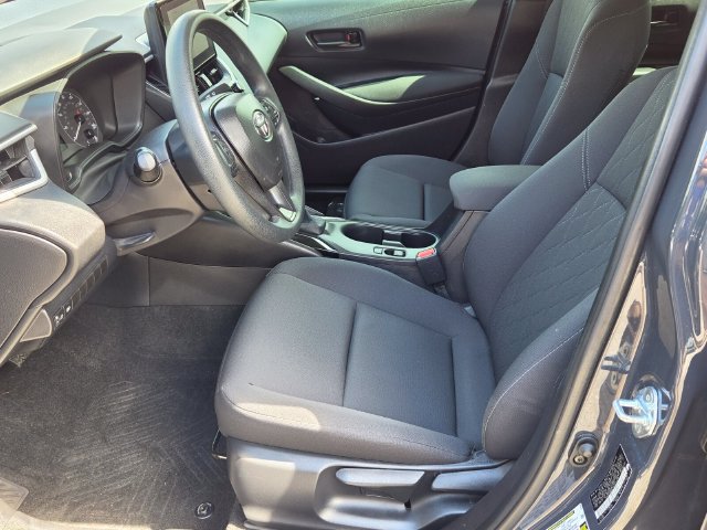 Used 2025 Toyota Corolla LE FWD image 11