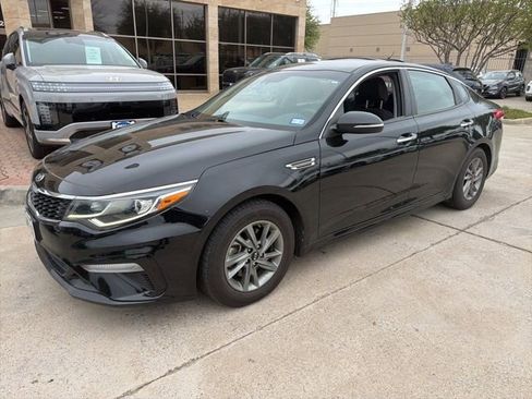 Used 2020 Kia Optima LX image 2