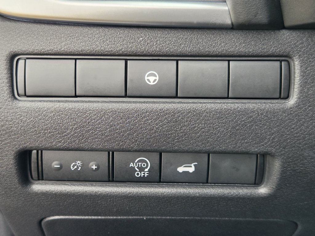 Used 2024 Nissan Rogue SV AWD/4WD image 24