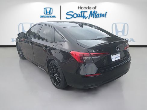 Used 2023 Honda Civic Sport image 4