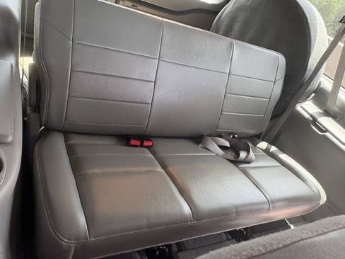 Used 2005 Ford Excursion XLT AWD/4WD image 22