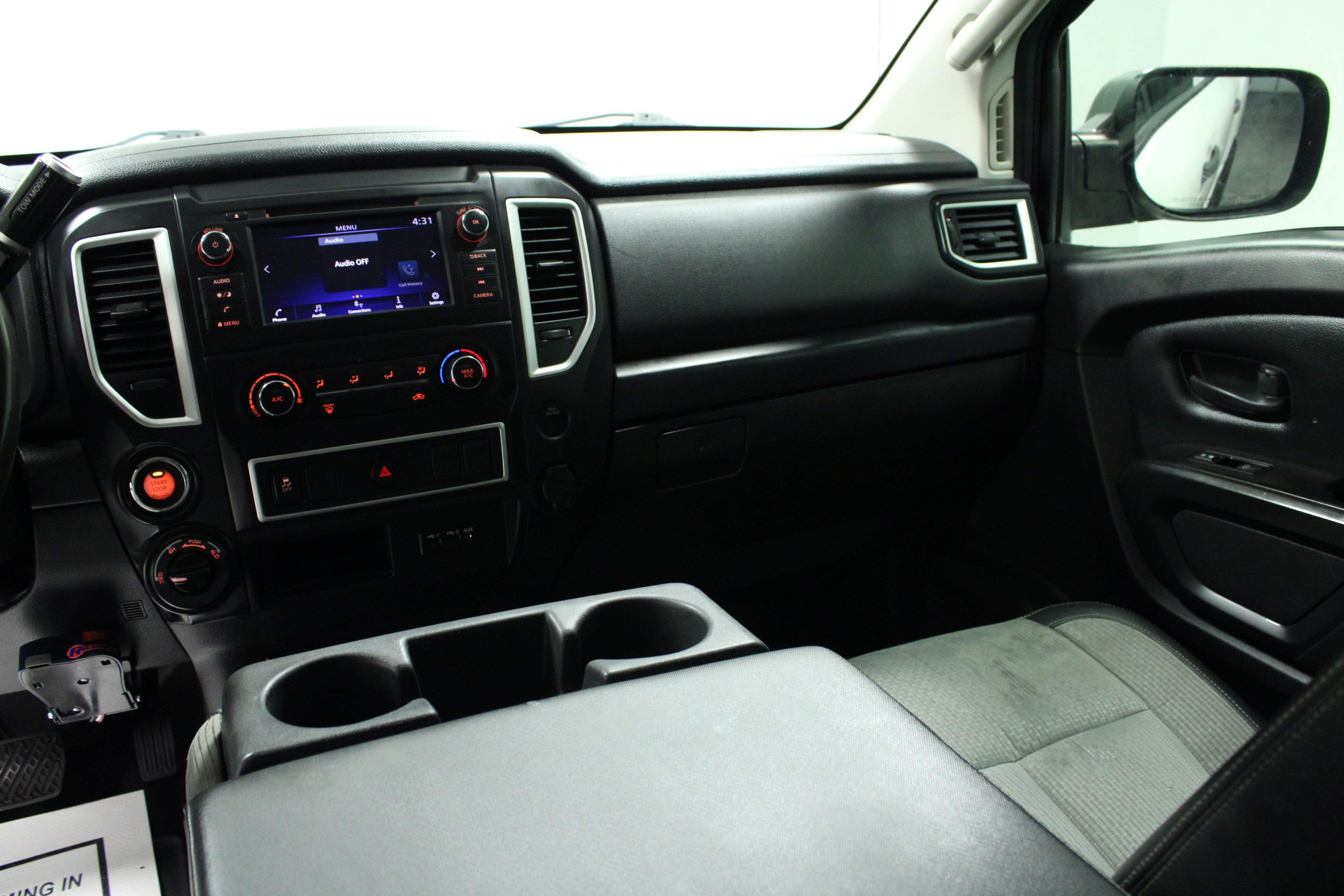 Used 2019 Nissan Titan S AWD/4WD image 19