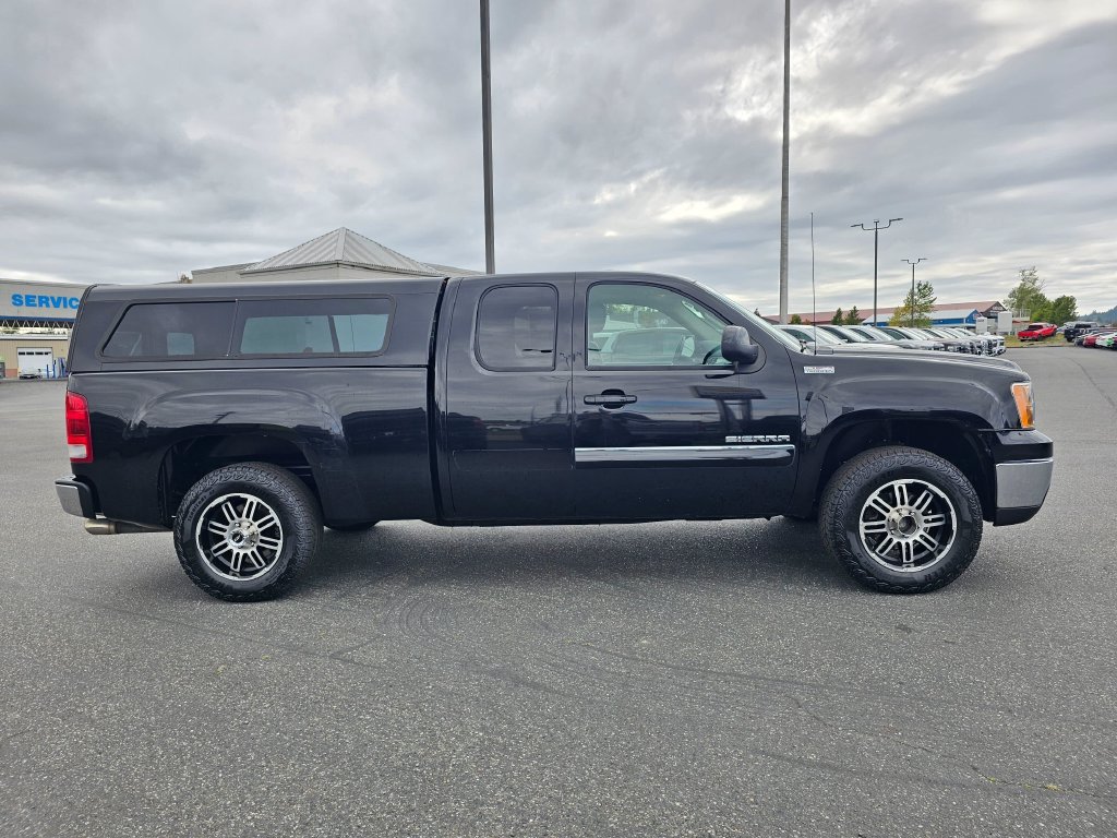 Used 2010 GMC Sierra 1500 SLT w/ All-Terrain Package AWD/4WD image 2