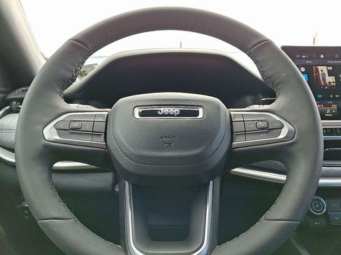 Used 2023 Jeep Compass Latitude w/ Convenience Group image 21