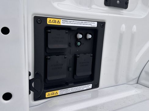 New 2025 Ford F150 Platinum w/ Equipment Group 702A High image 15