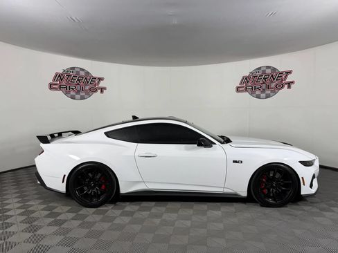 Used 2024 Ford Mustang GT RWD image 8