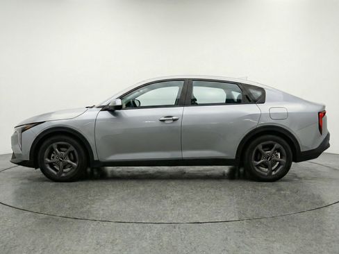 Used 2025 Kia K4 LXS image 5
