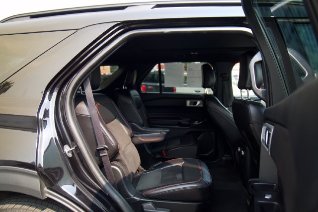 Certified 2023 Ford Explorer ST-Line w/ Class IV Trailer Tow Package AWD/4WD image 30