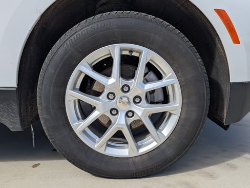 Used 2024 Chevrolet Equinox LT AWD/4WD image 11
