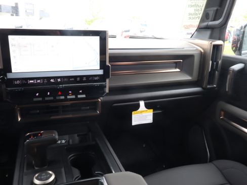 New 2025 GMC Hummer EV 3X image 11