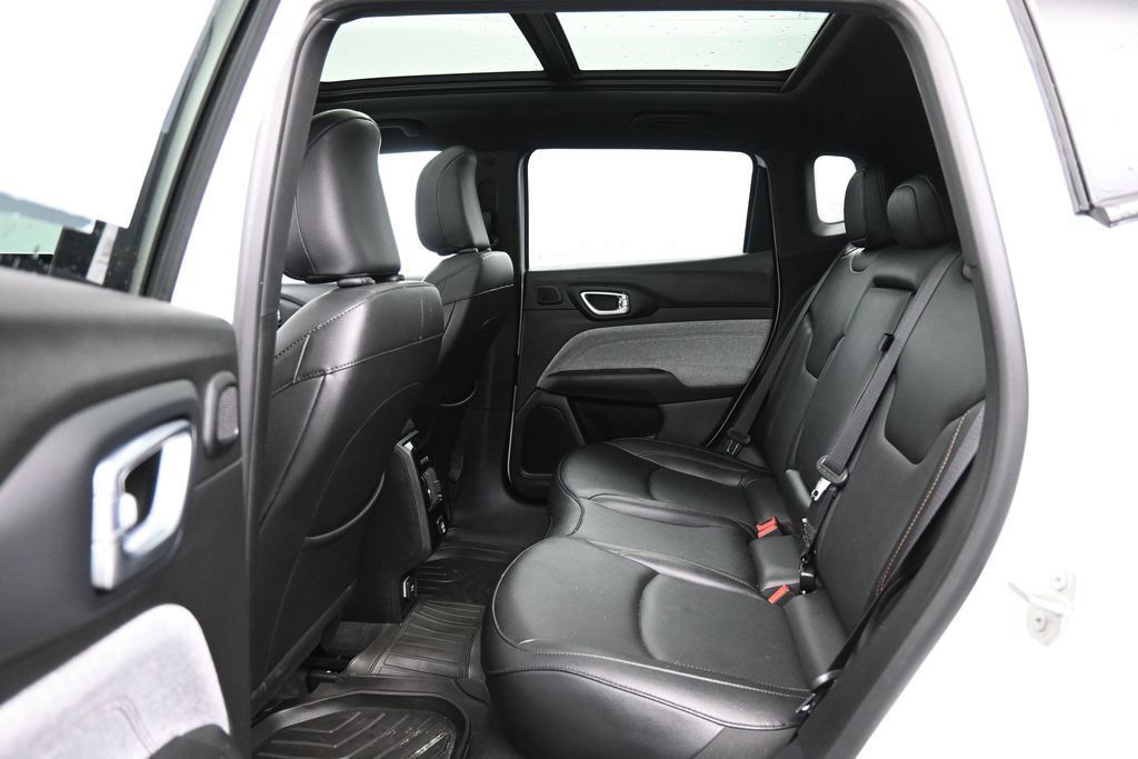 Used 2023 Jeep Compass Latitude w/ Sun and Sound Group AWD/4WD image 26
