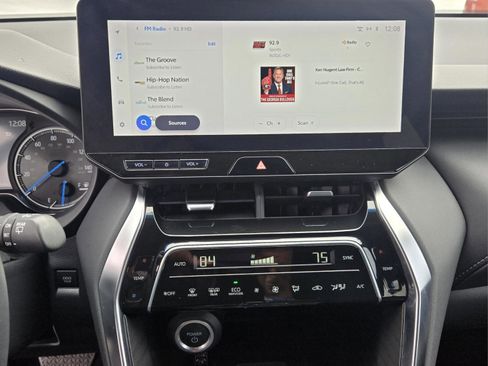 Used 2023 Toyota Venza Nightshade image 18