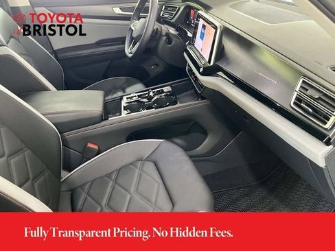 Used 2024 Volkswagen Atlas Peak Edition SEL AWD/4WD image 25