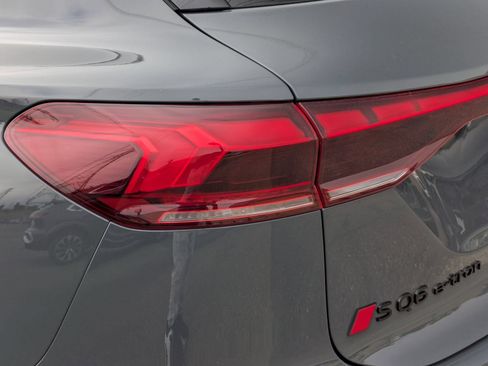New 2027 Audi SQ6 e-tron Premium Plus AWD/4WD image 14