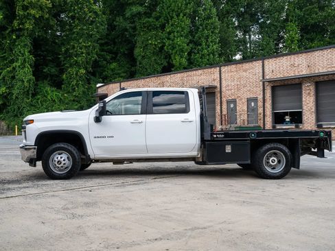 Used 2022 Chevrolet Silverado 3500 LT w/ Convenience Package AWD/4WD image 4