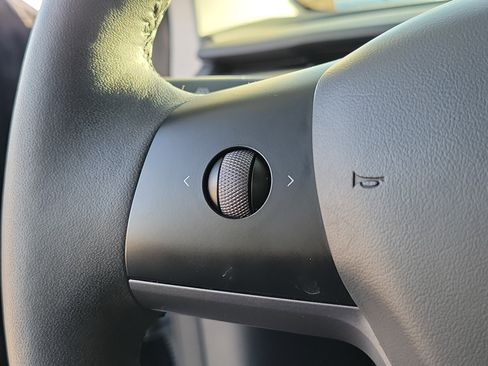 Used 2023 Tesla Model 3 Standard Range image 24