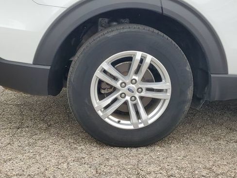 Used 2021 Ford Explorer XLT w/ Equipment Group 202A AWD/4WD image 5