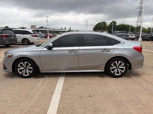 Used 2023 Honda Civic LX image 3
