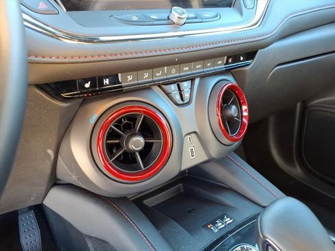 Used 2025 Chevrolet Blazer RS image 23