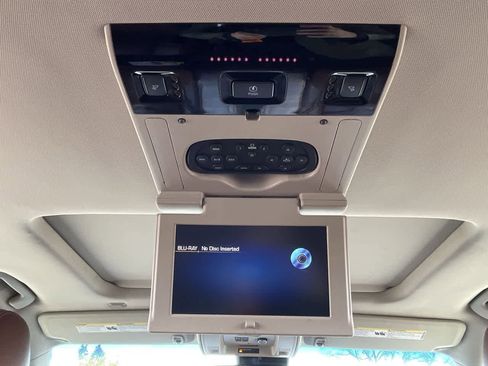 Used 2015 Cadillac Escalade Premium AWD/4WD image 23