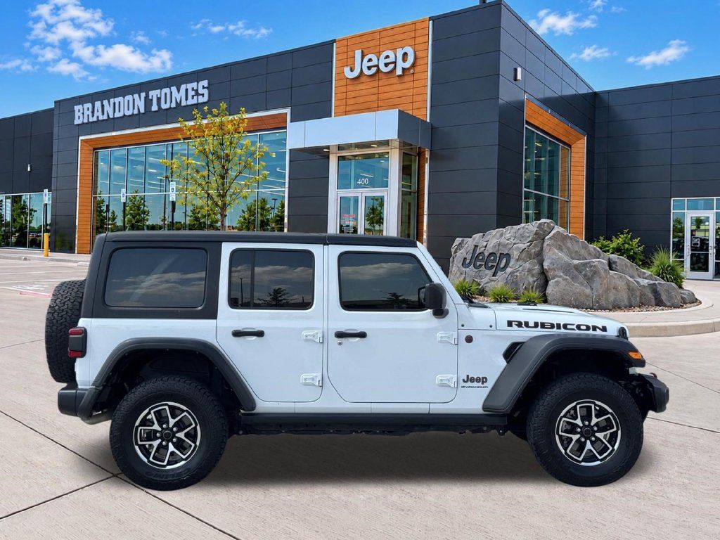 Used 2024 Jeep Wrangler Unlimited Rubicon AWD/4WD image 3