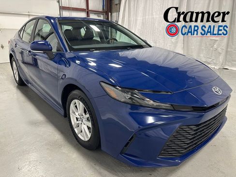 Used 2025 Toyota Camry LE image 1