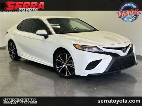 Certified 2020 Toyota Camry SE FWD image 1