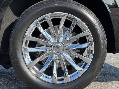 Used 2022 Cadillac Escalade Premium Luxury w/ Performance Package RWD image 3