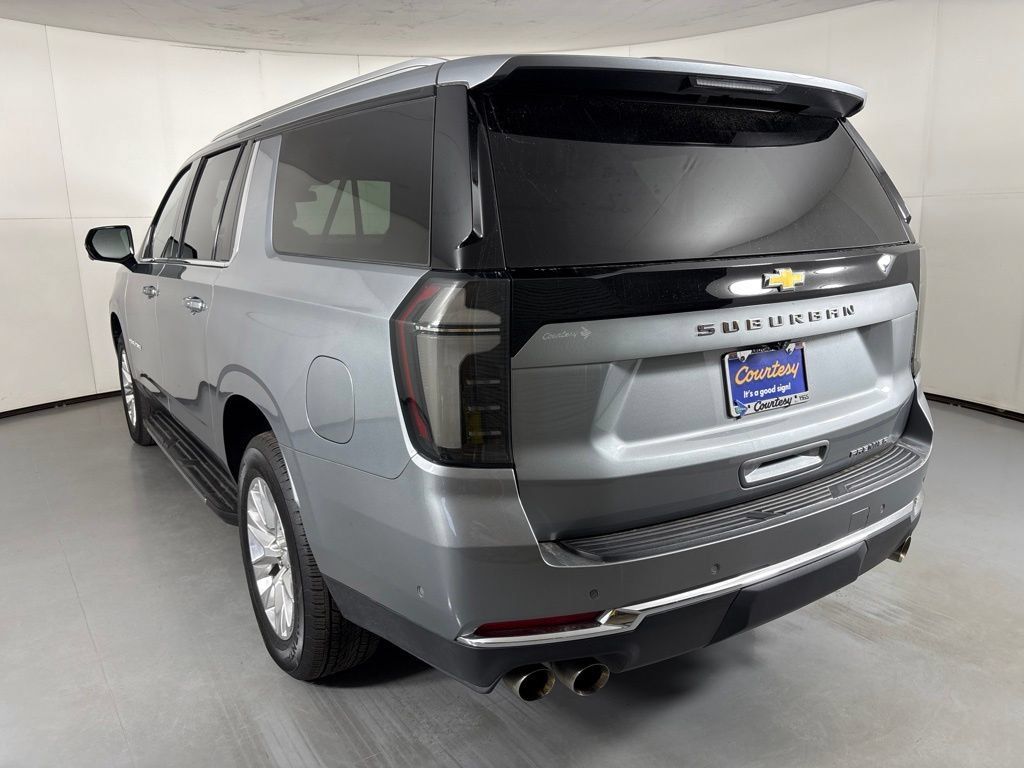 Certified 2025 Chevrolet Suburban Premier RWD image 7