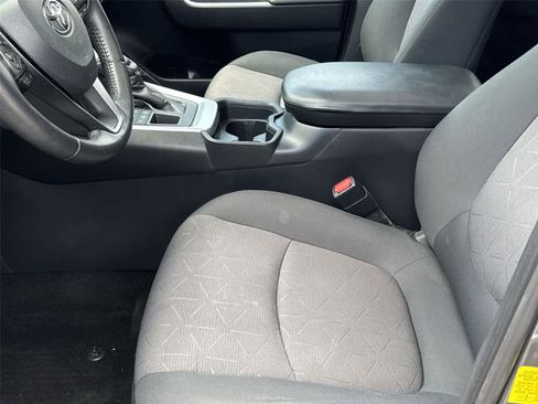 Used 2019 Toyota RAV4 XLE w/ Convenience Package AWD/4WD image 13