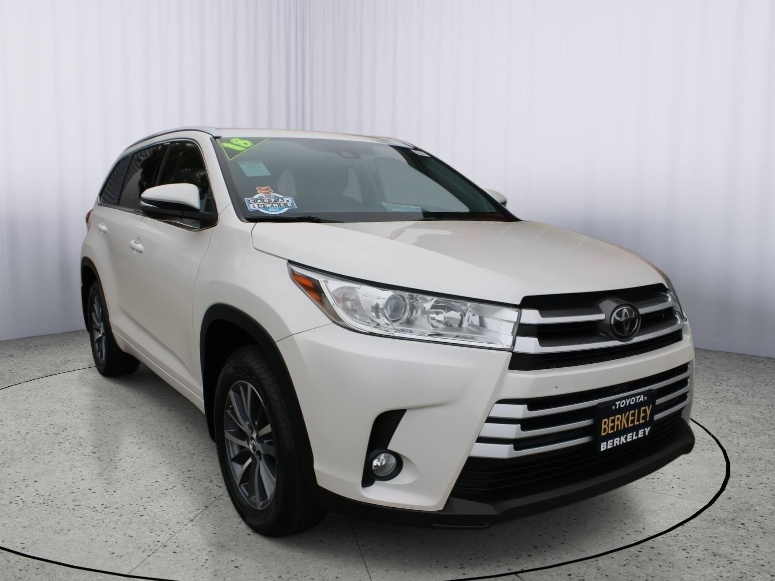 Used 2018 Toyota Highlander XLE AWD/4WD image 1