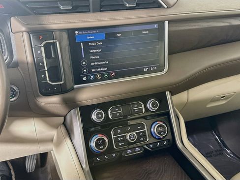 Used 2021 GMC Yukon Denali w/ Denali Premium Package AWD/4WD image 18
