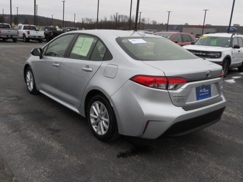 Used 2023 Toyota Corolla LE image 5