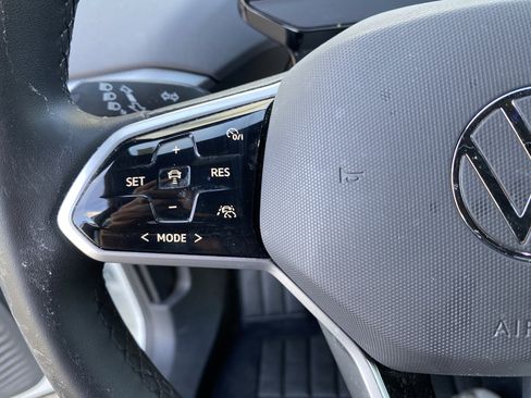 Used 2023 Volkswagen ID.4 Pro RWD image 6