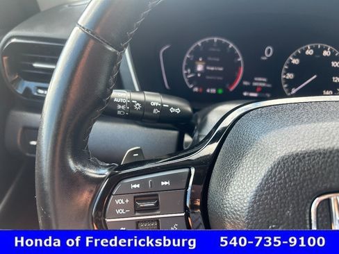Used 2024 Honda Pilot Touring image 19
