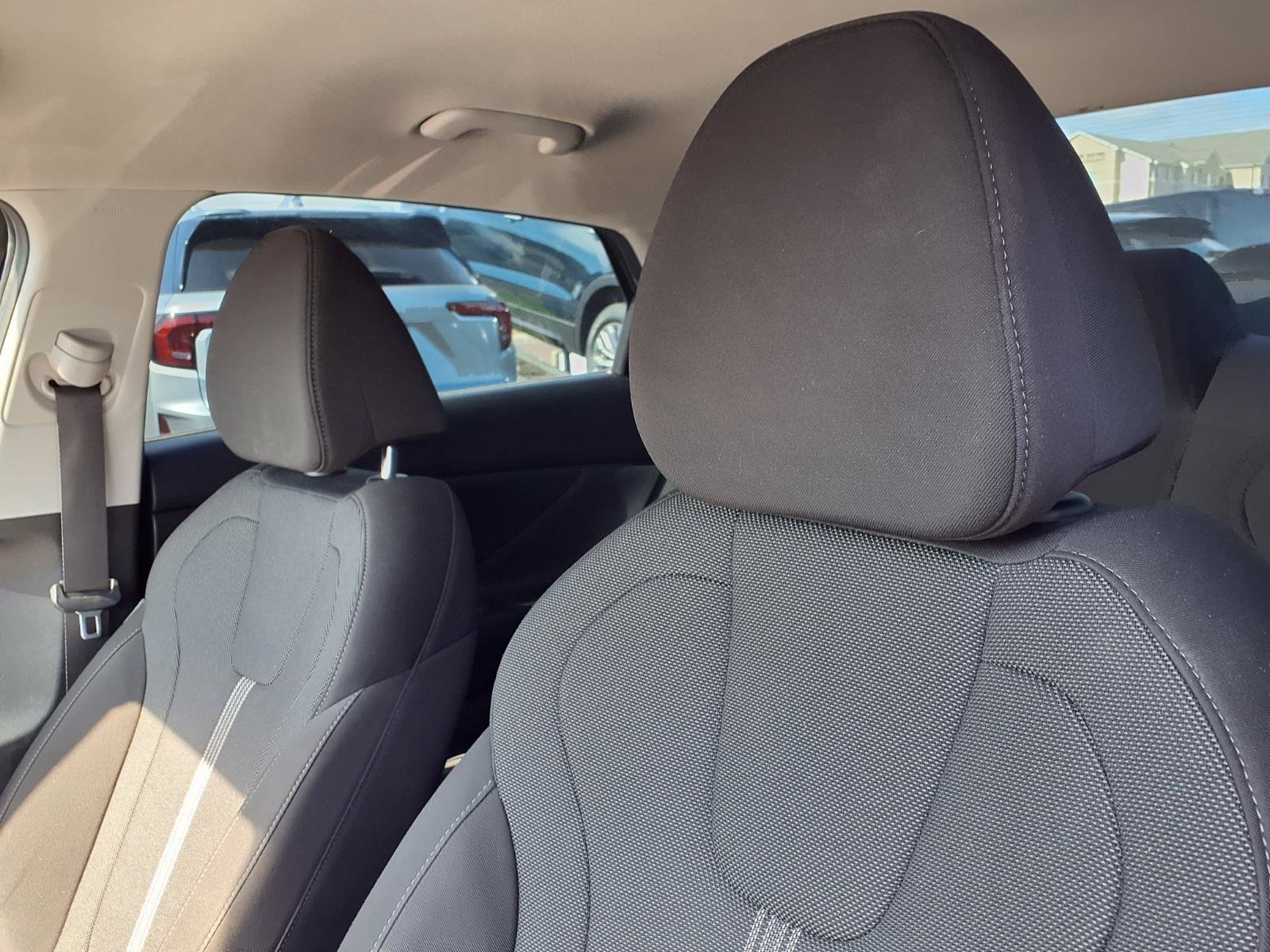 Certified 2024 Hyundai Elantra SE FWD image 17