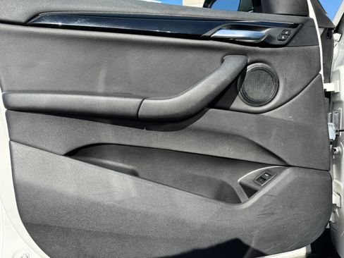Used 2017 BMW X1 xDrive28i AWD/4WD image 13