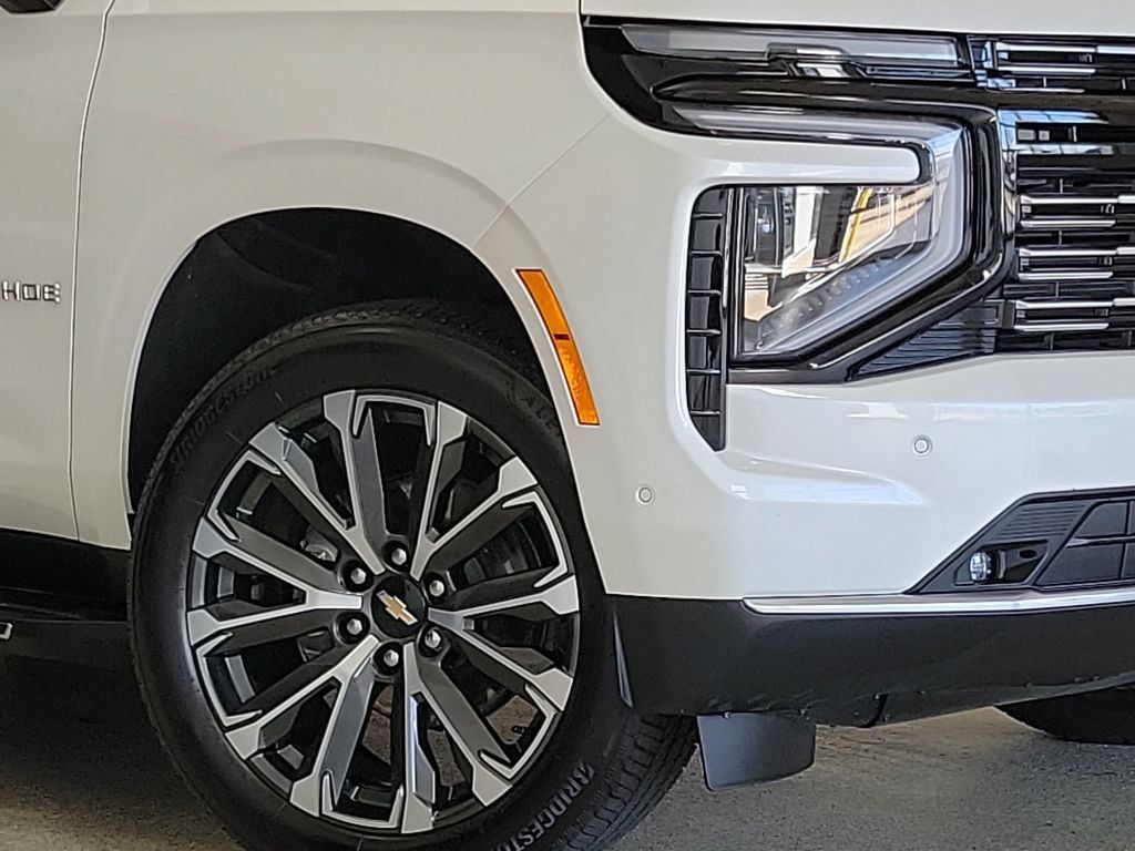 Certified 2025 Chevrolet Tahoe High Country w/ Sun And Tow Package AWD/4WD image 2