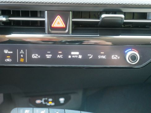 Certified 2025 Kia EV6 Wind AWD/4WD image 23
