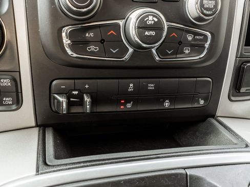 Used 2019 RAM 1500 Classic SLT w/ Black Appearance Group image 20