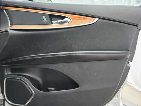 Used 2016 Lincoln MKX Reserve w/ Climate Package AWD/4WD image 30