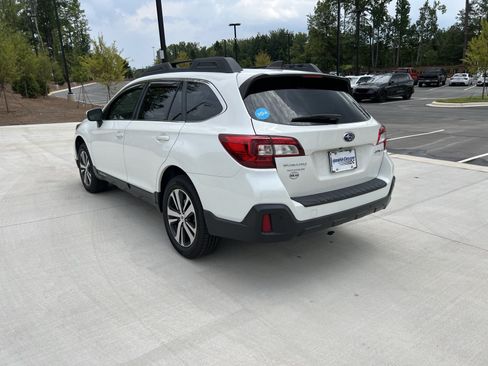 Used 2019 Subaru Outback 2.5i Limited AWD/4WD image 8