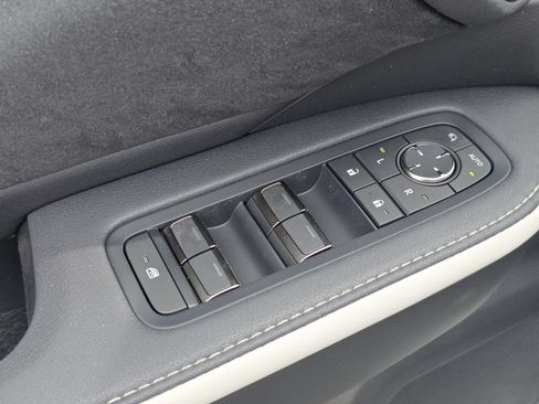New 2026 Lexus TX 500h AWD image 16