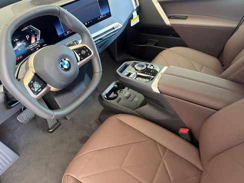 Used 2026 BMW iX xDrive45 AWD/4WD image 4