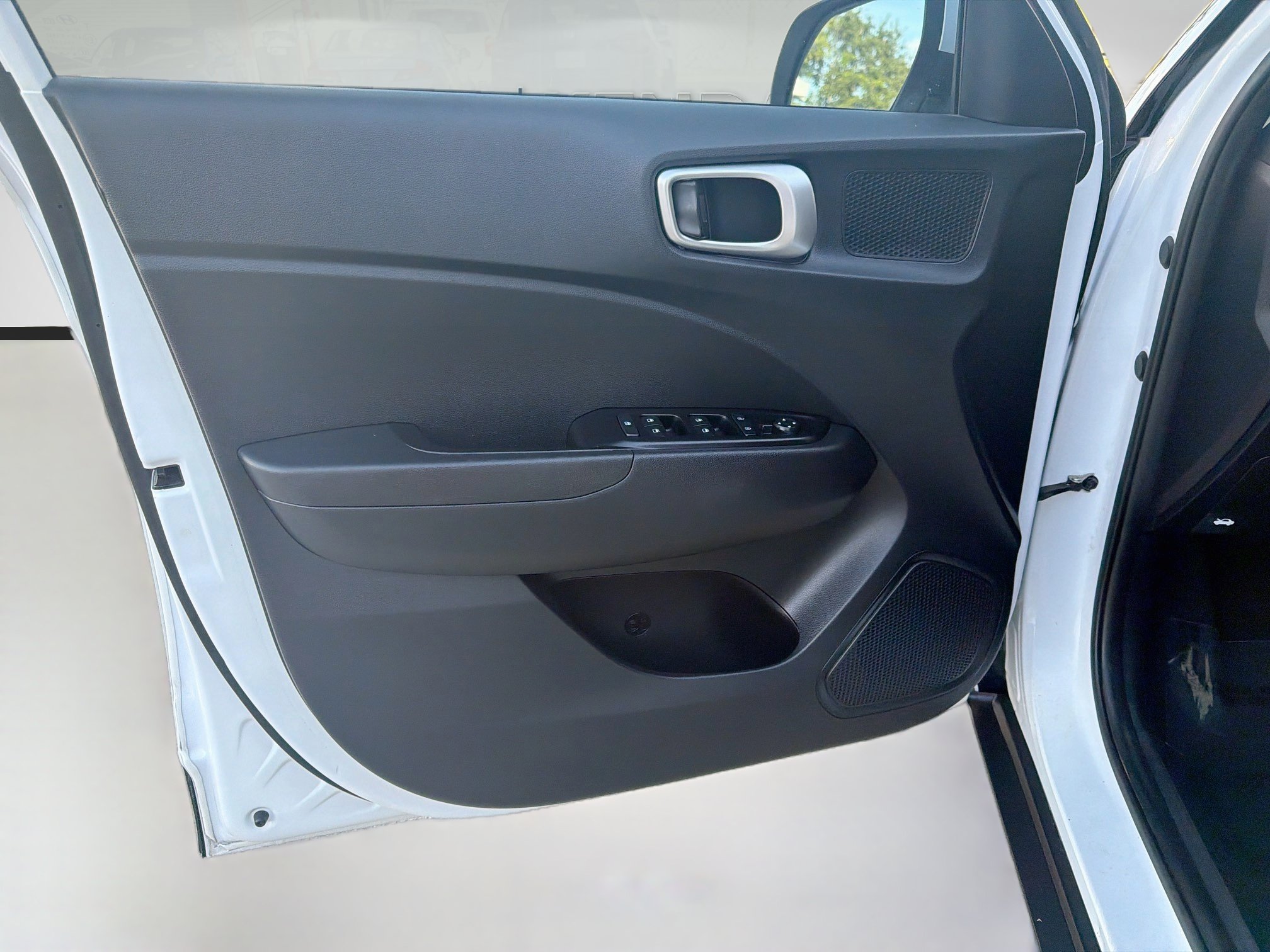 Used 2022 Hyundai Venue SE w/ Cargo Package FWD image 18