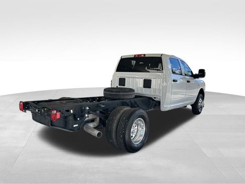 Used 2025 RAM 3500 Tradesman w/ Chrome Appearance Group image 3
